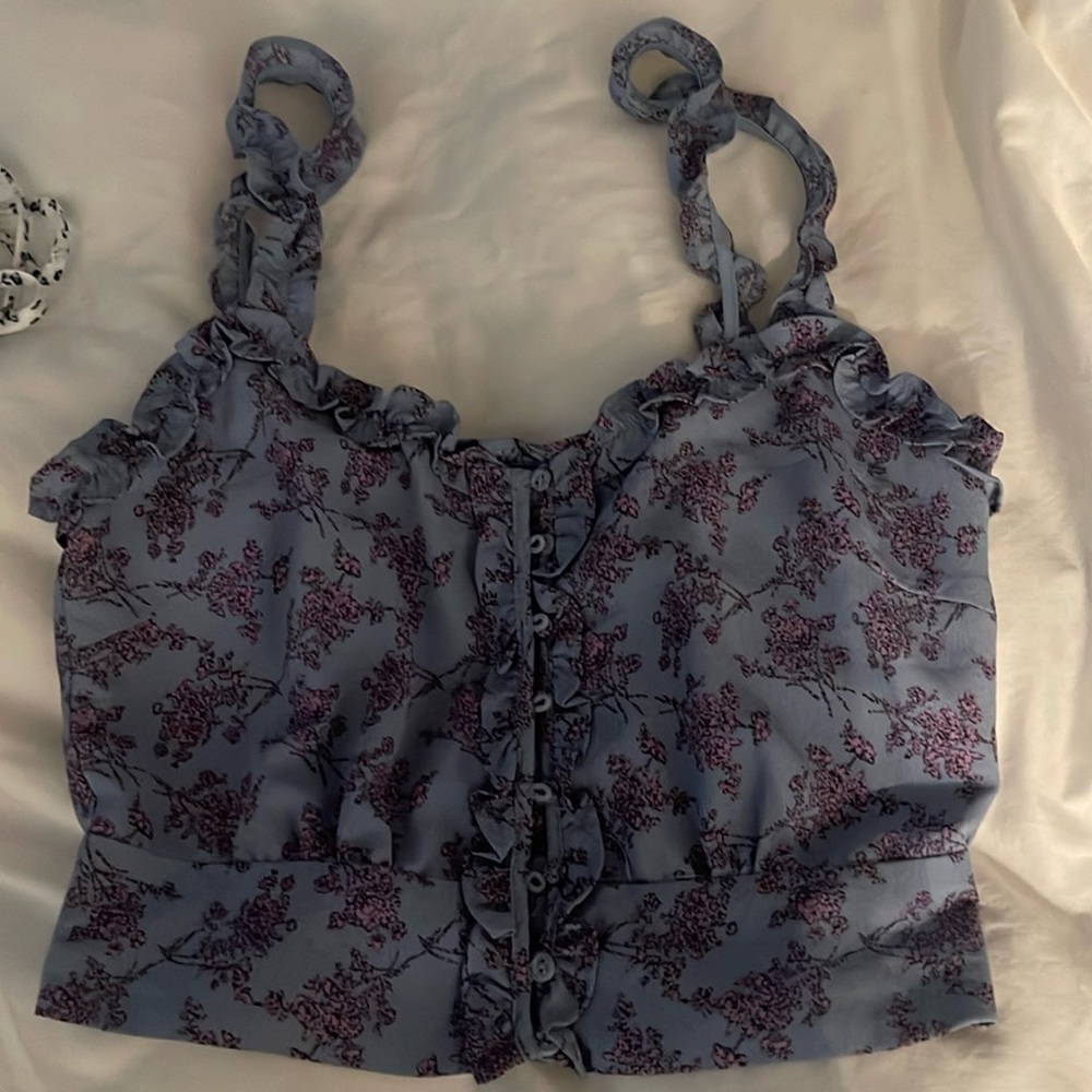 Floral blue crop top from ASTR SIZE SMALL